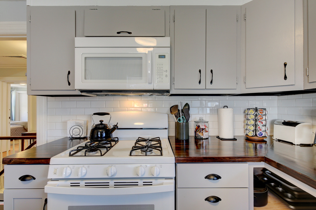 Beautiful apartment in uptown Kingston - Photo 6
