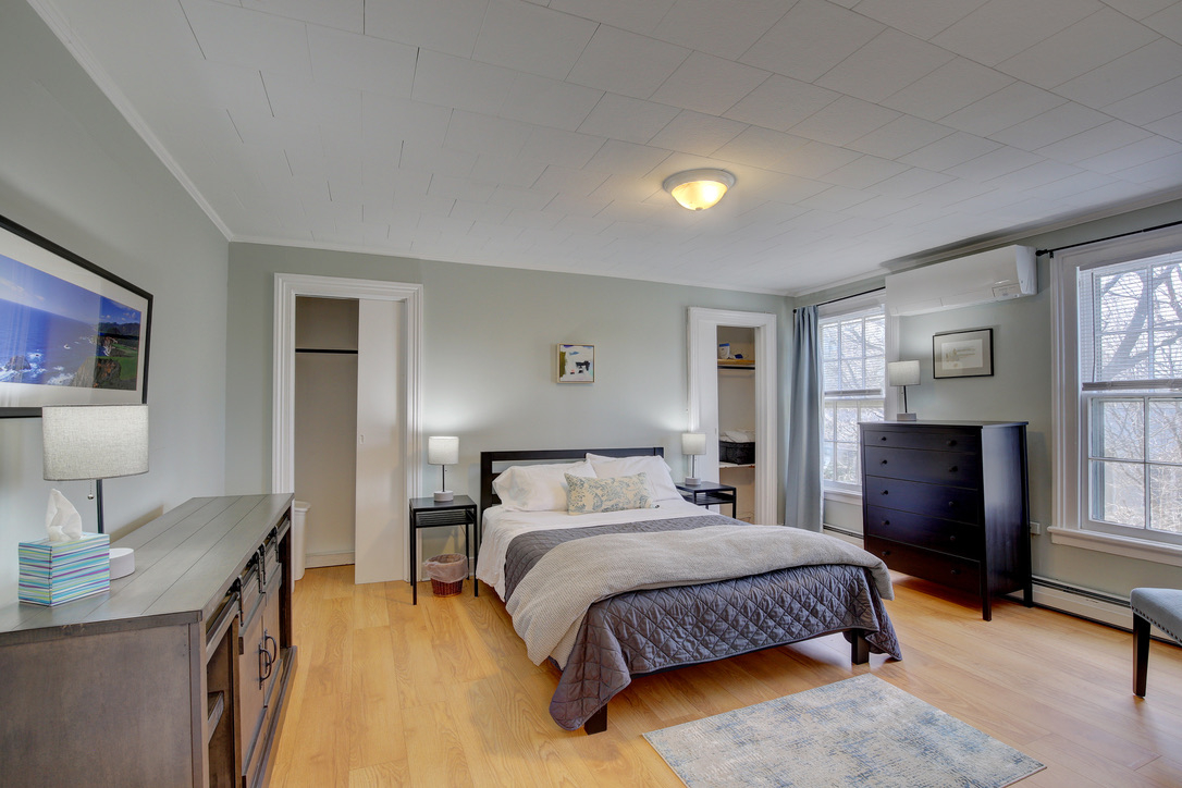 Beautiful apartment in uptown Kingston - Photo 7
