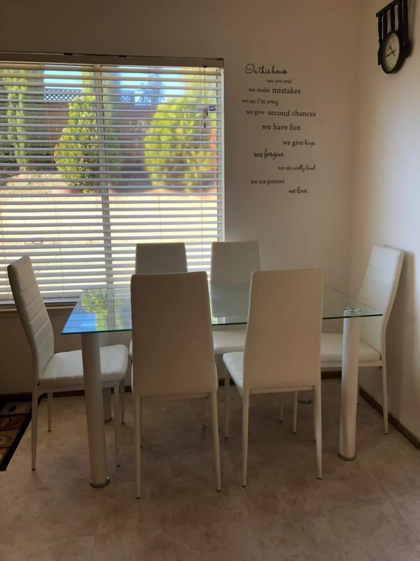 Beautiful Fully Furnished 4 Bdrm 2 1/2 Ba. 2 Story Home Available Now - Photo 4
