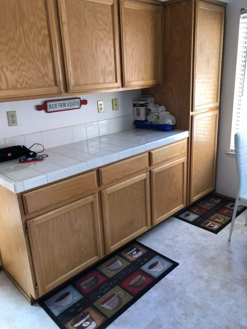 Beautiful Fully Furnished 4 Bdrm 2 1/2 Ba. 2 Story Home Available Now - Photo 6