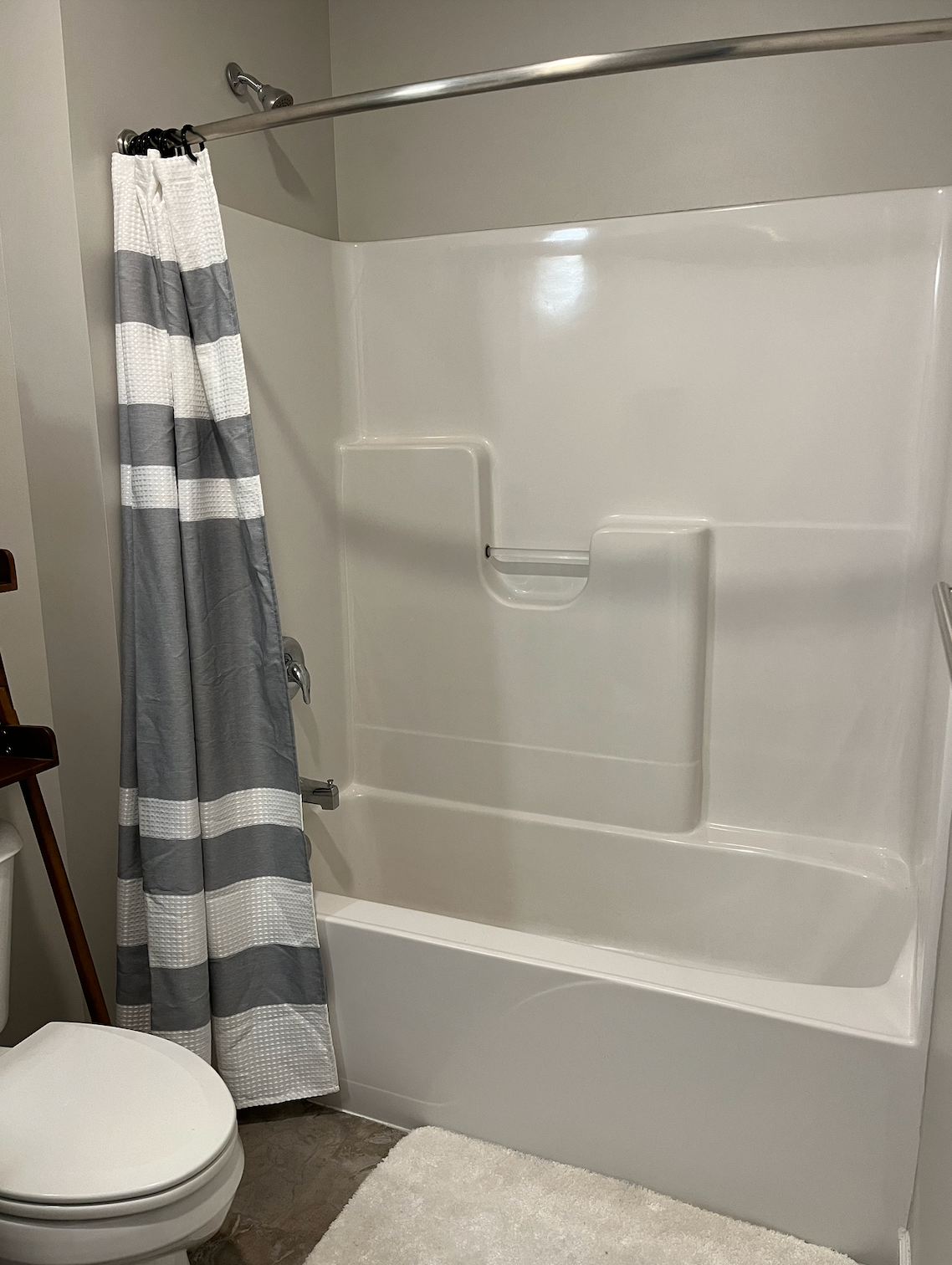 One bedroom, own bathroom, in shared apartment, modern building - Photo 7