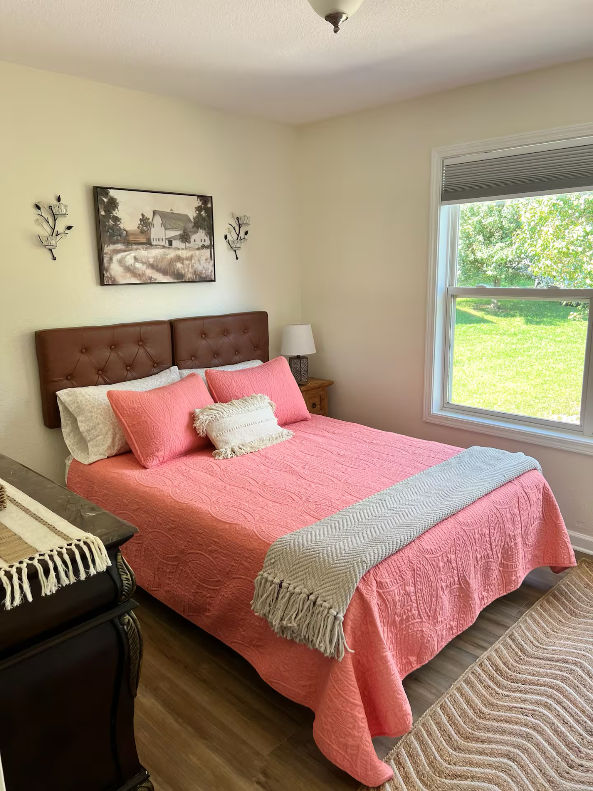 Queen size private bedroom
