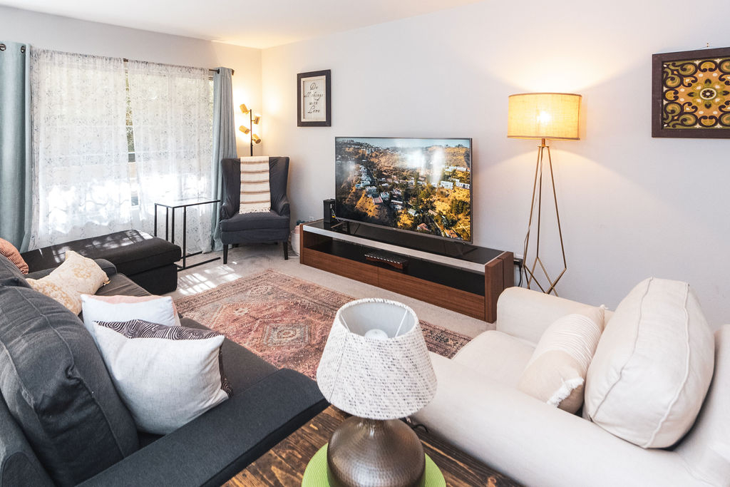 2 bed 2 bath Condo In Sherman Oaks, Walking distance to Ventura Blvd. - Photo 3