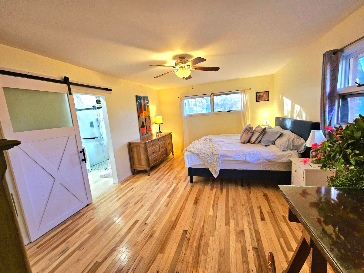 Sunny King bed w private luxurious bath & garden - Photo 4