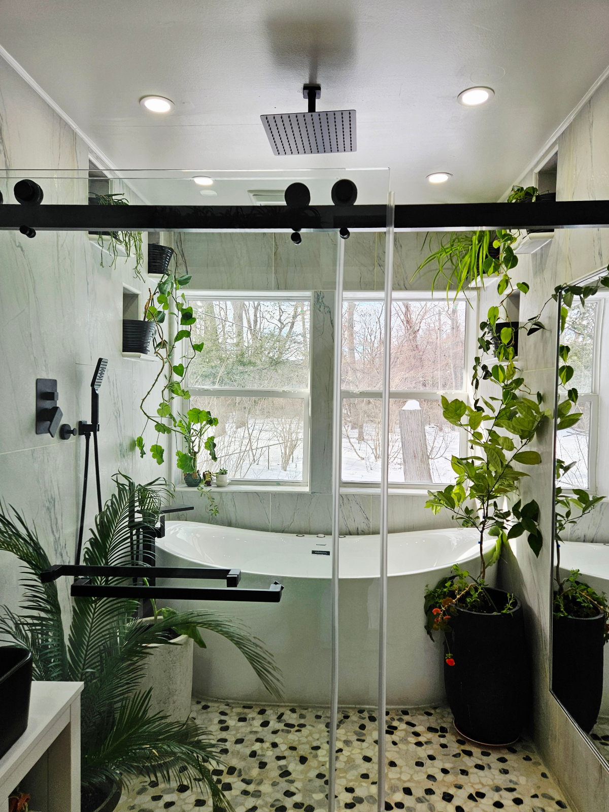 Sunny King bed w private luxurious bath & garden - Photo 2