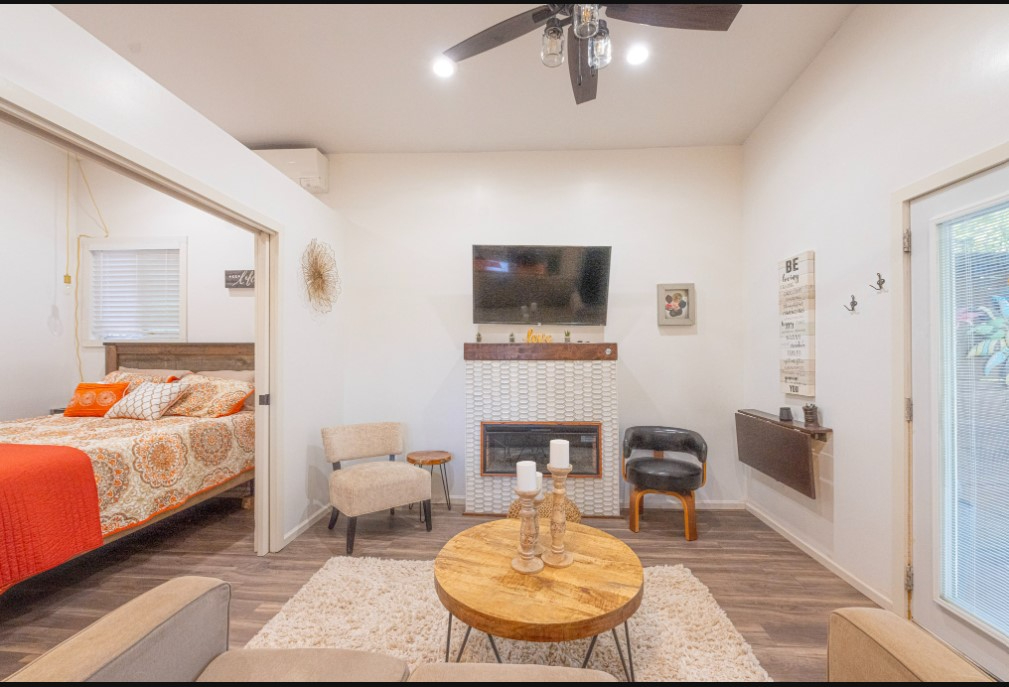 1-BEDROOM East Atlanta Pool House - B