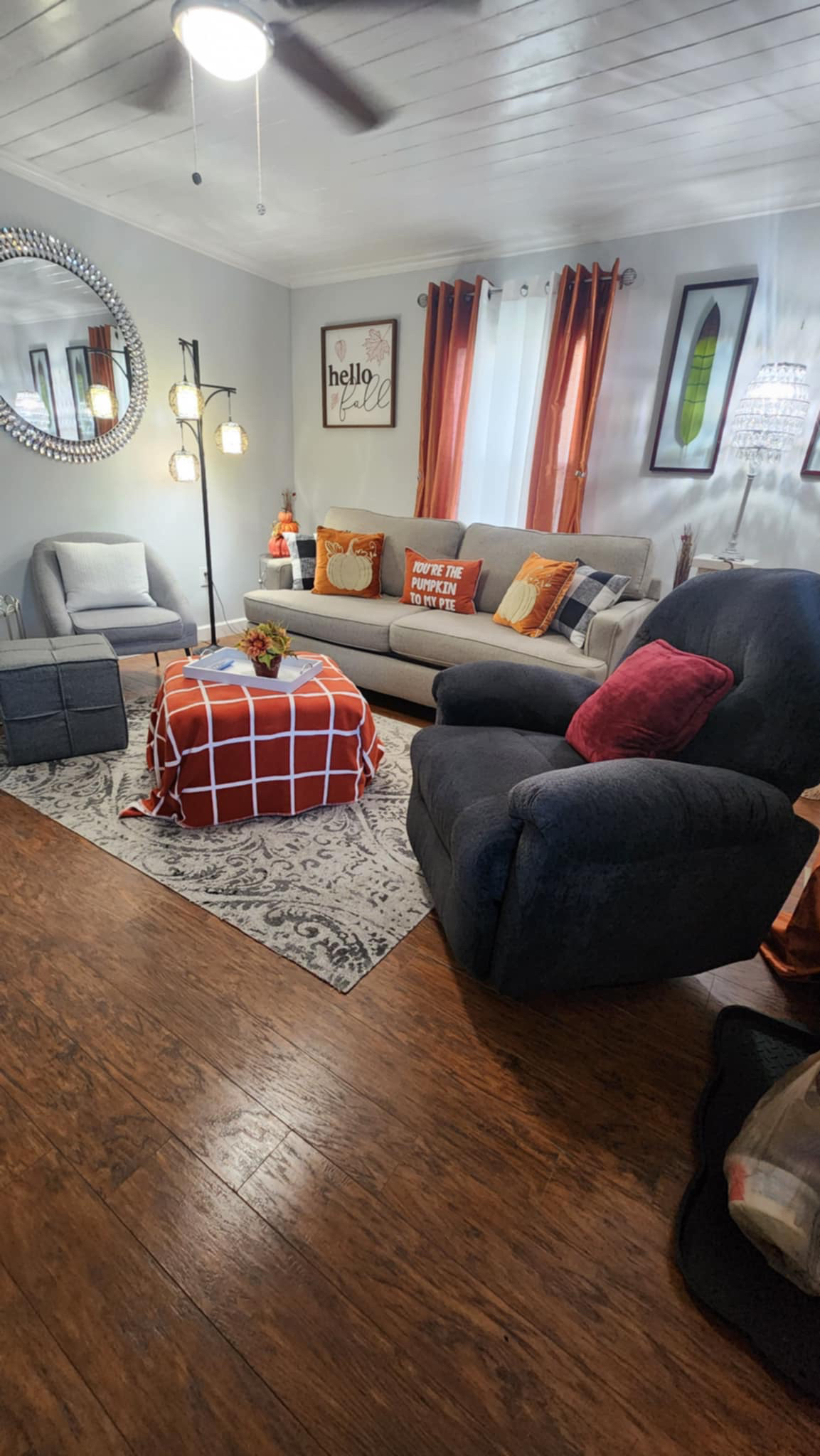 Convenient  2 Bdrm.  Airport Bungalow - Photo 6