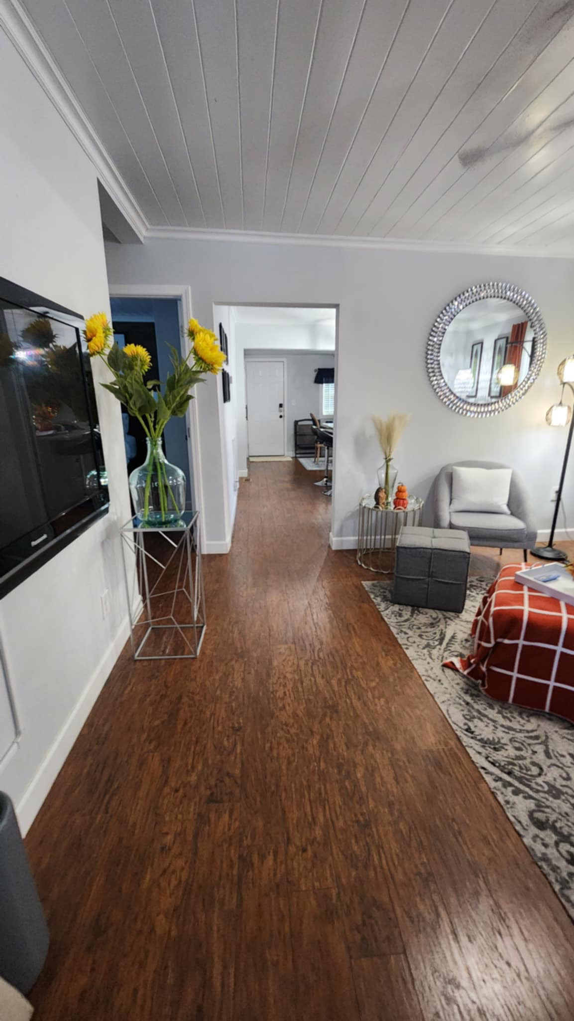 Convenient  2 Bdrm.  Airport Bungalow - Photo 5