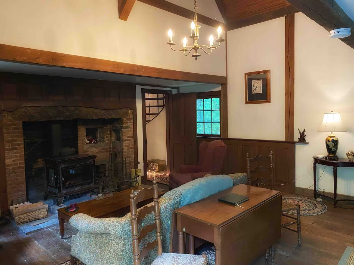 Enchanting 2BR Storybook Retreat Surrounded by Nature - Vintage Charm & Modern Comforts Await - Photo 2