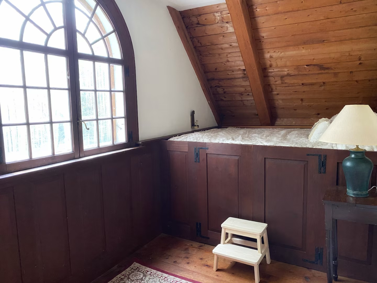 Enchanting 2BR Storybook Retreat Surrounded by Nature - Vintage Charm & Modern Comforts Await - Photo 8