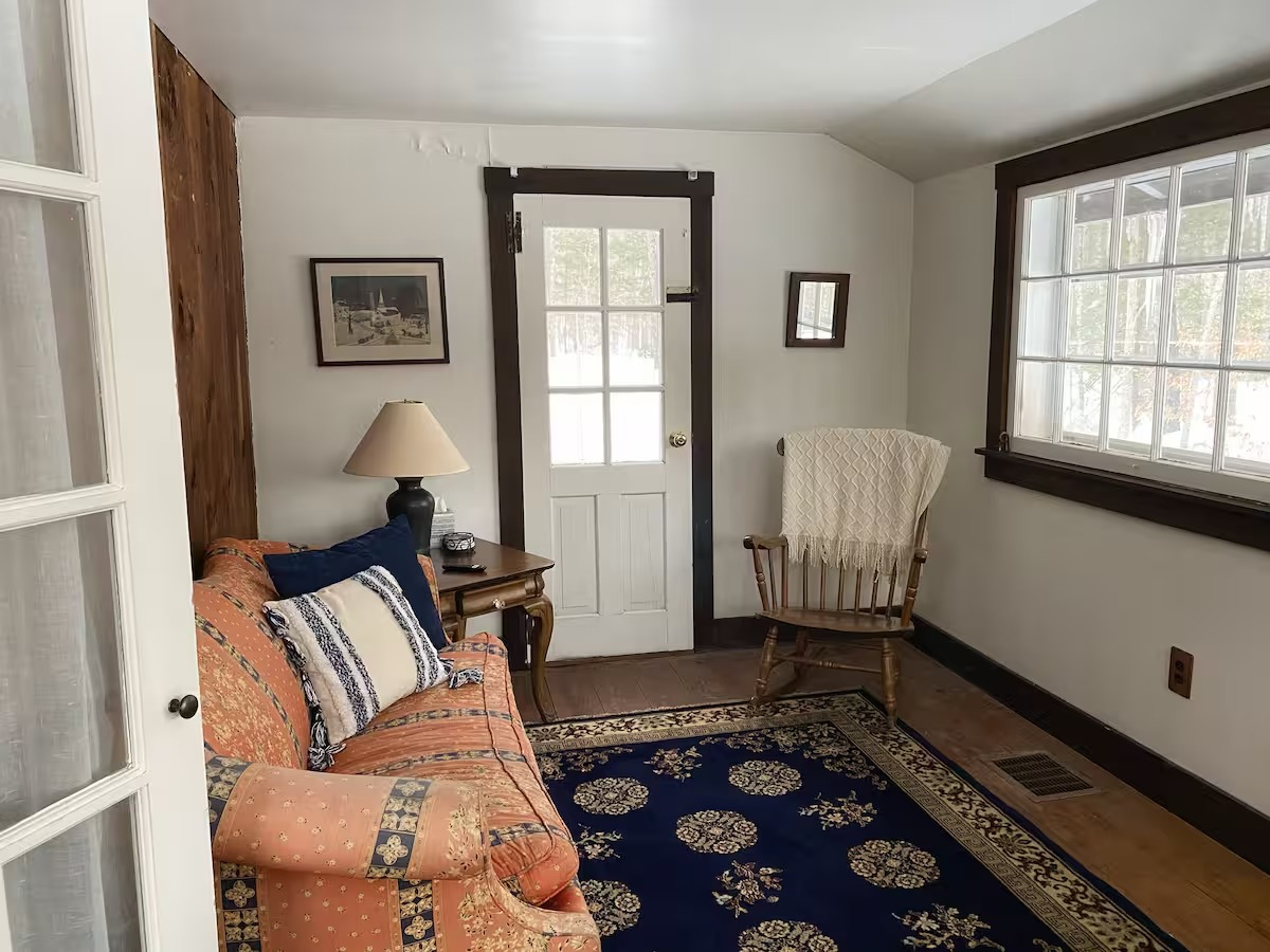 Enchanting 2BR Storybook Retreat Surrounded by Nature - Vintage Charm & Modern Comforts Await - Photo 1