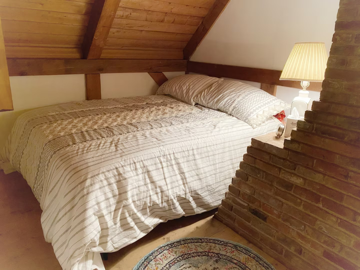 Enchanting 2BR Storybook Retreat Surrounded by Nature - Vintage Charm & Modern Comforts Await - Photo 6