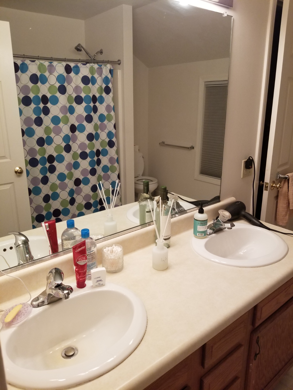 Sunny room for rent, near I89 - Photo 10