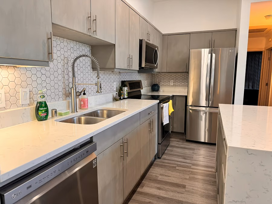 Modern 2-Bed Condo with Premium Amenities, Minutes from Downtown - Photo 5