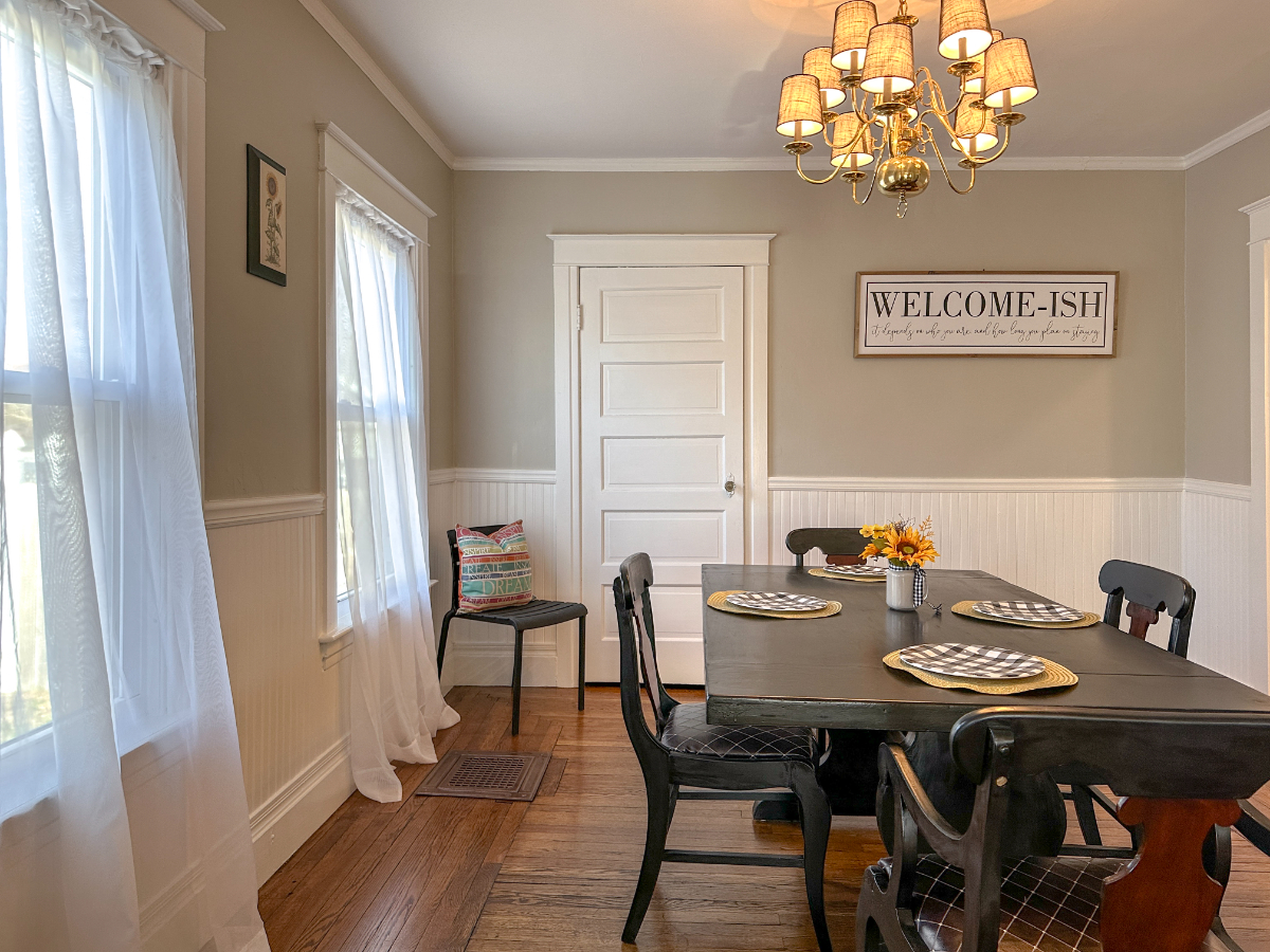 Fully furnished charming 3 bed 1.5 bath Glens Falls home - Photo 5