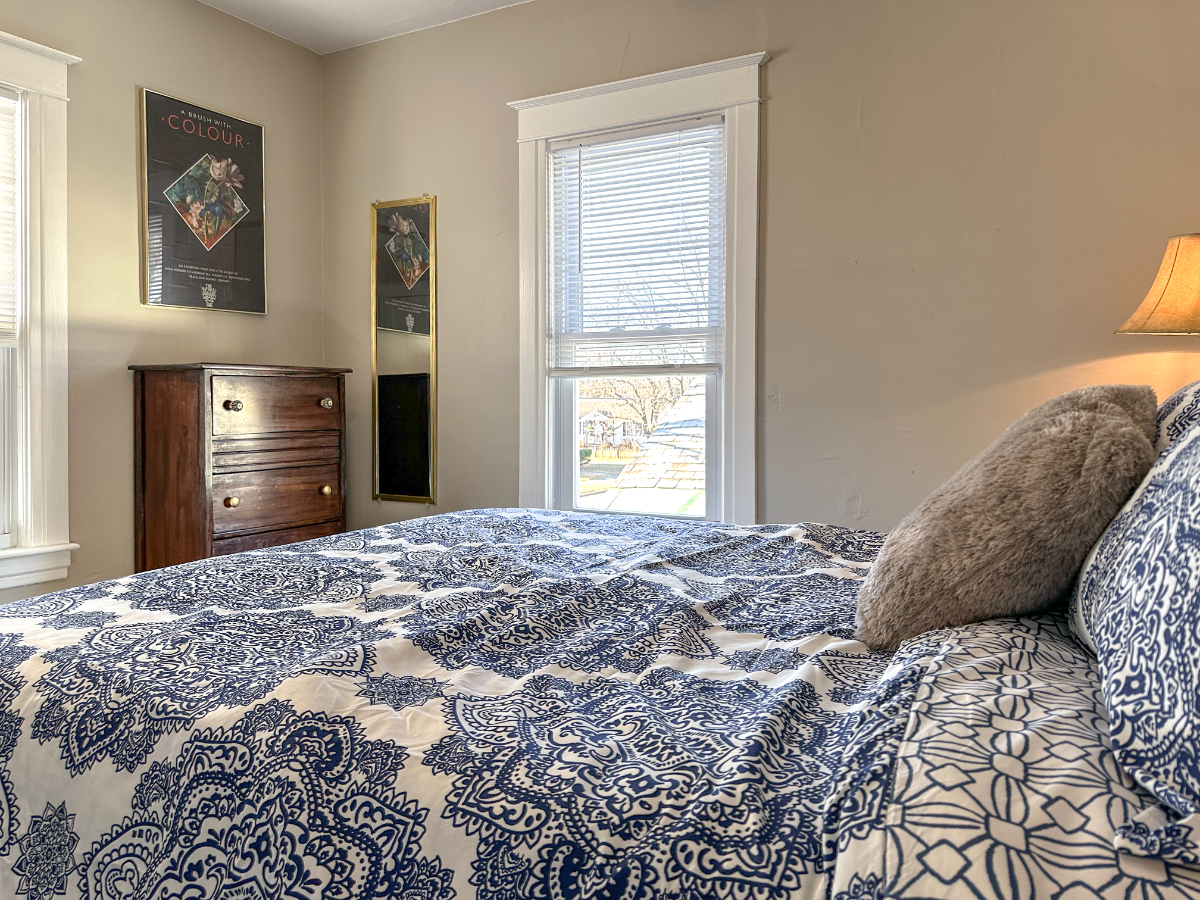 Fully furnished charming 3 bed 1.5 bath Glens Falls home - Photo 9