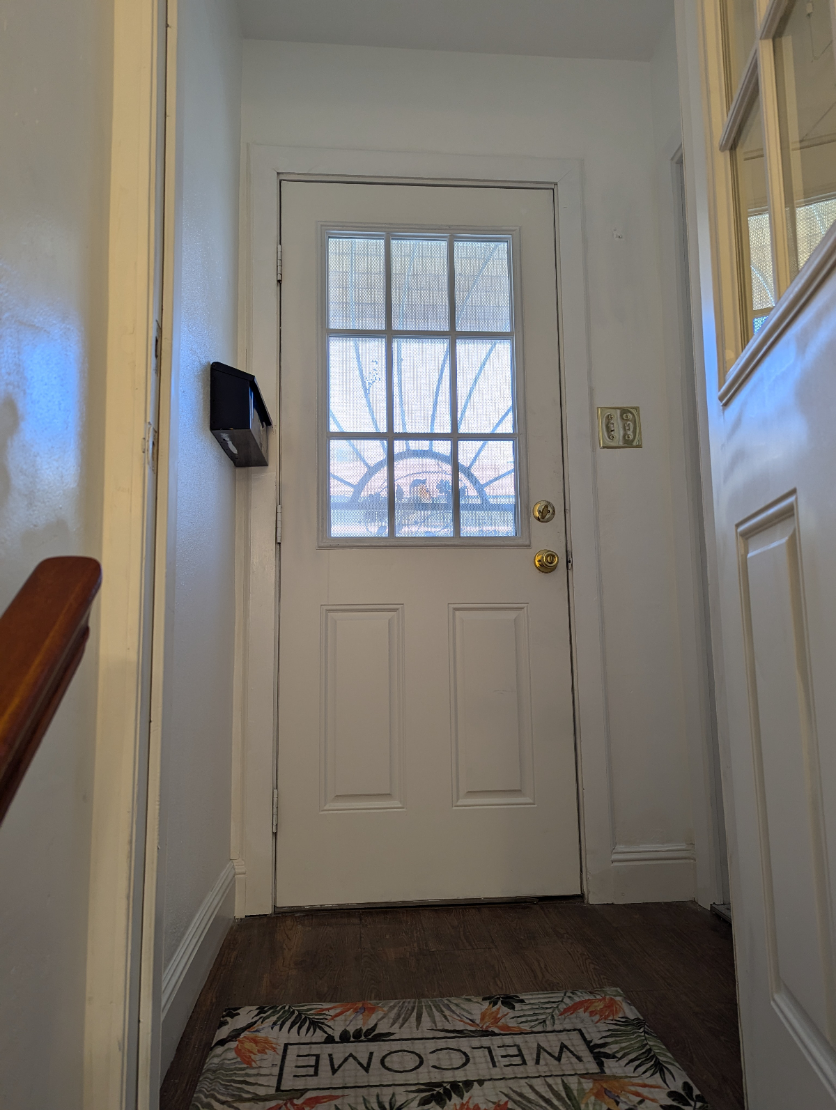 Midtown  Reno Basement apartment - Photo 8