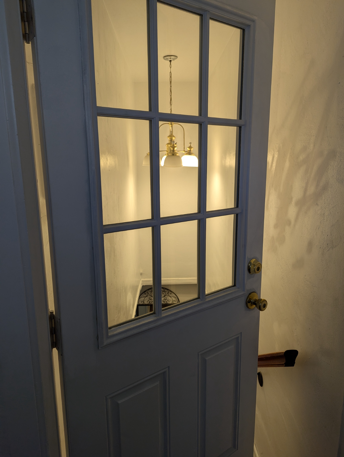 Midtown  Reno Basement apartment - Photo 6