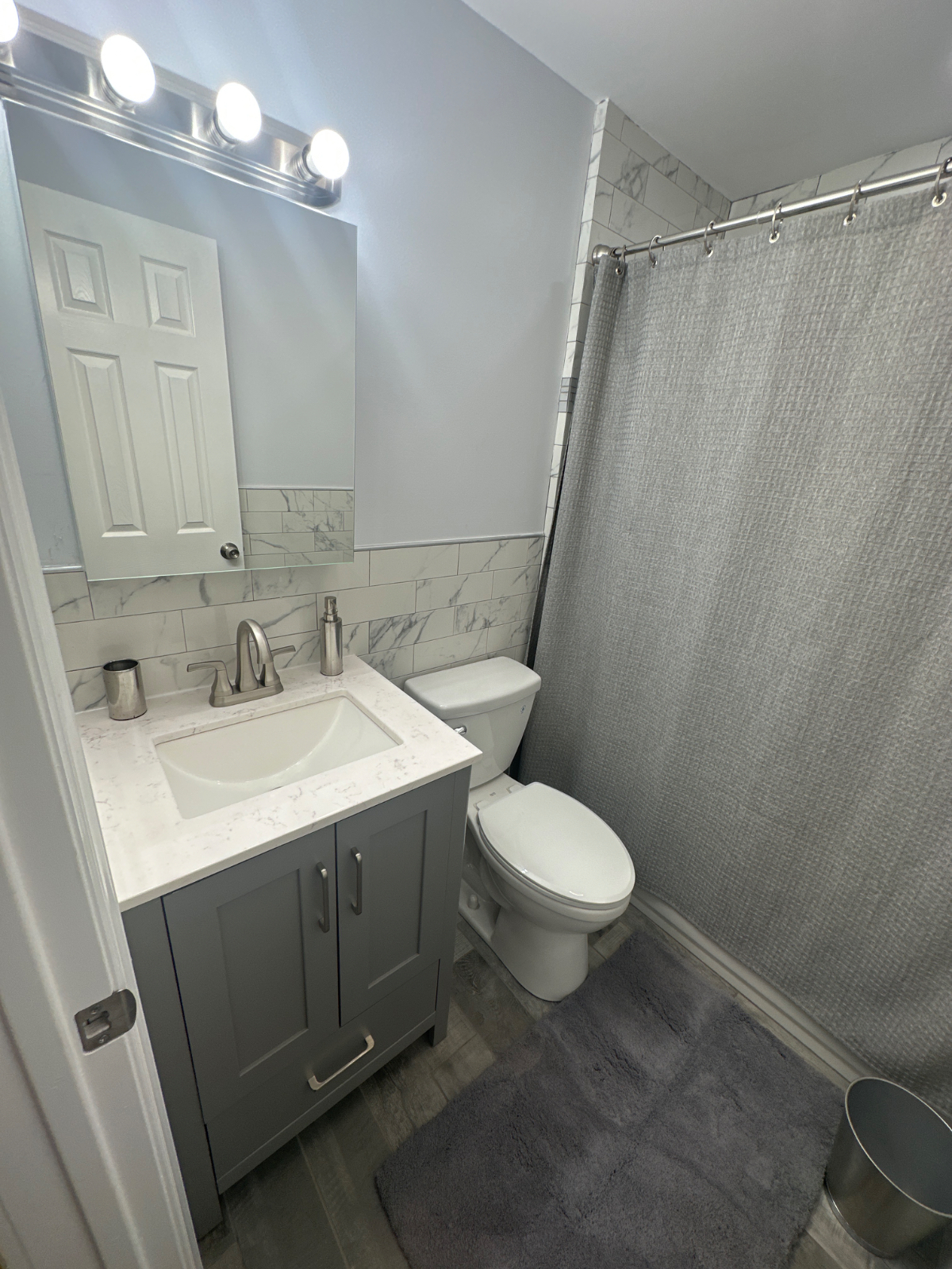 Cozy 3rd Floor 3 Bedroom Apartment - Photo 12