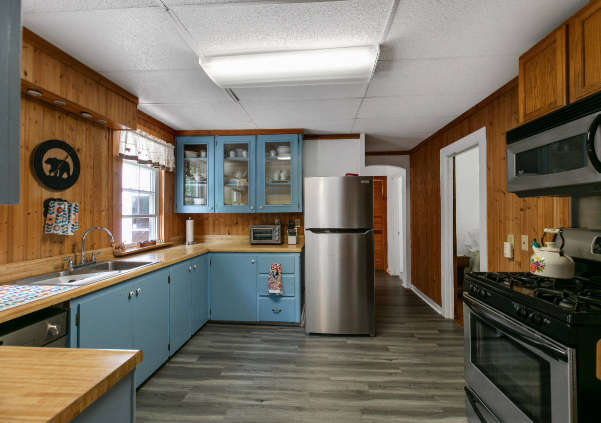 Lake Escape- Cozy 4 bedroom retreat in Lake George - Photo 12