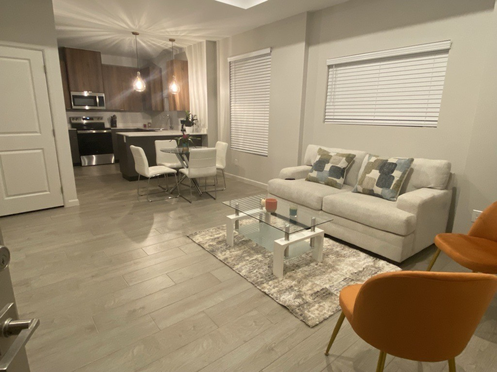Gorgeous New Apartment - Photo 10