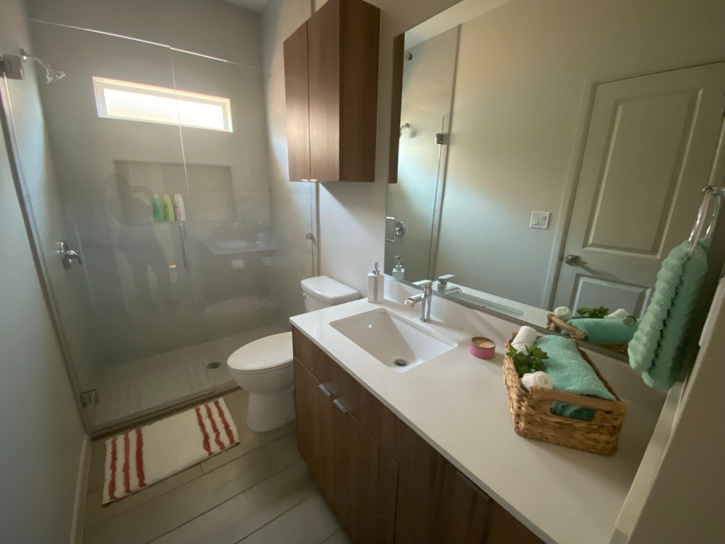 Gorgeous New Apartment - Photo 8
