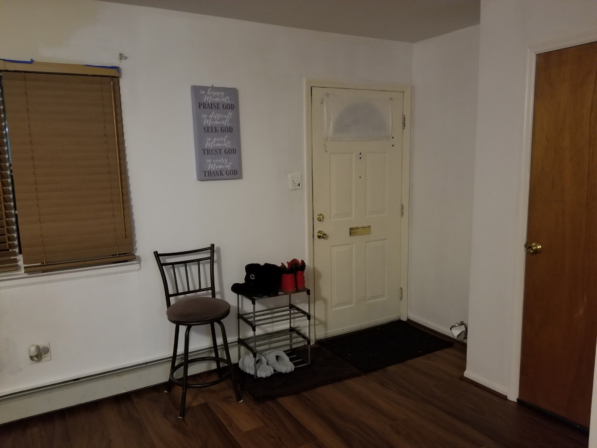 Quiet private room and bath. Next to transit... - Photo 5