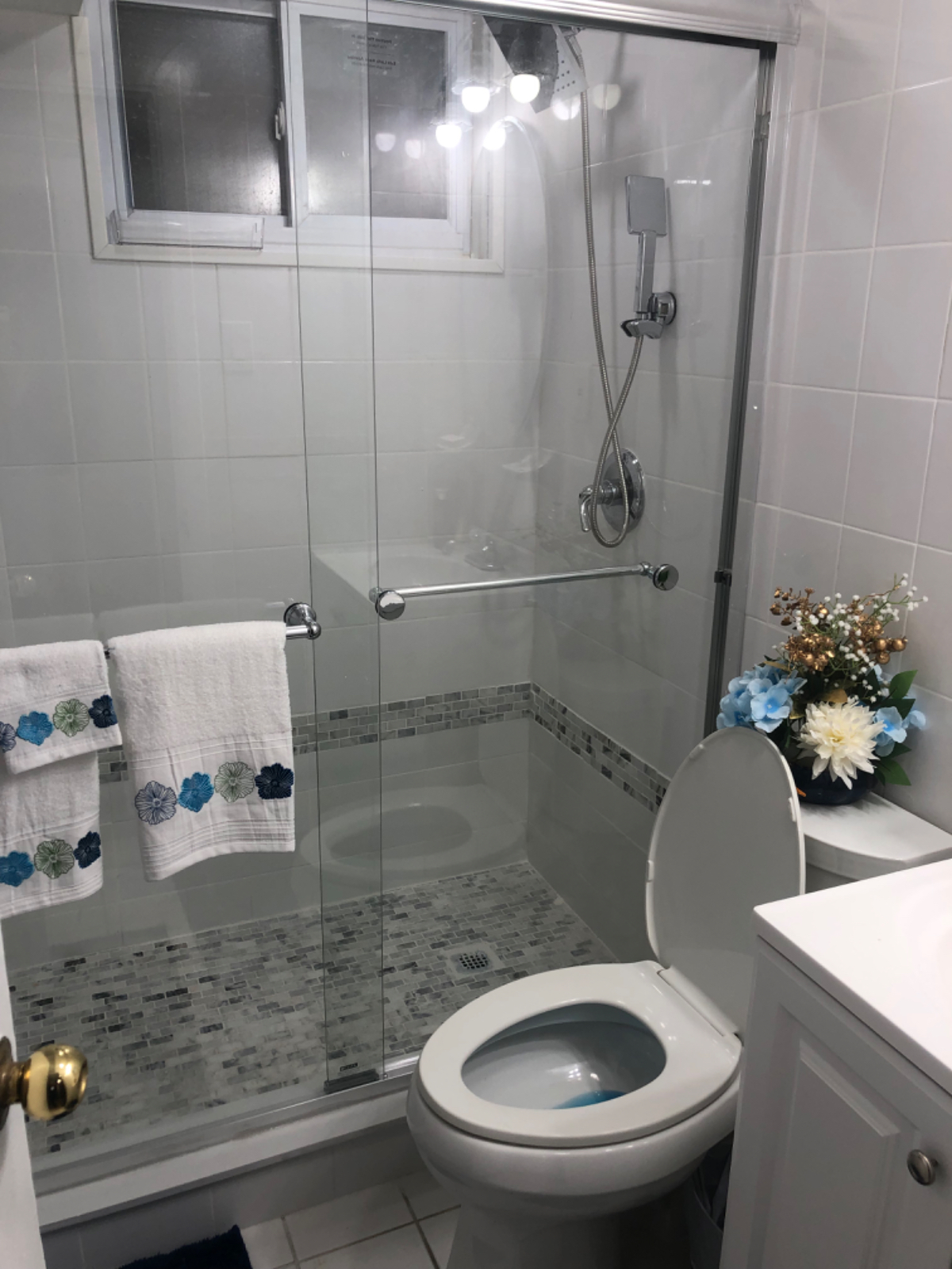 Modern & Cozy 1-Bedroom Basement Apartment - Conveniently Located Near Amenities - Photo 9