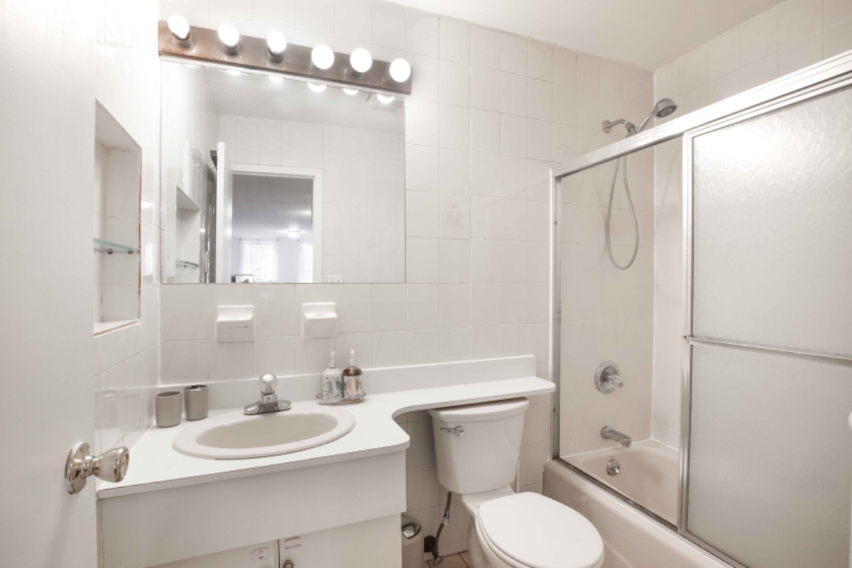 UES MANHATTAN - STUNNING 2 BR - Photo 6