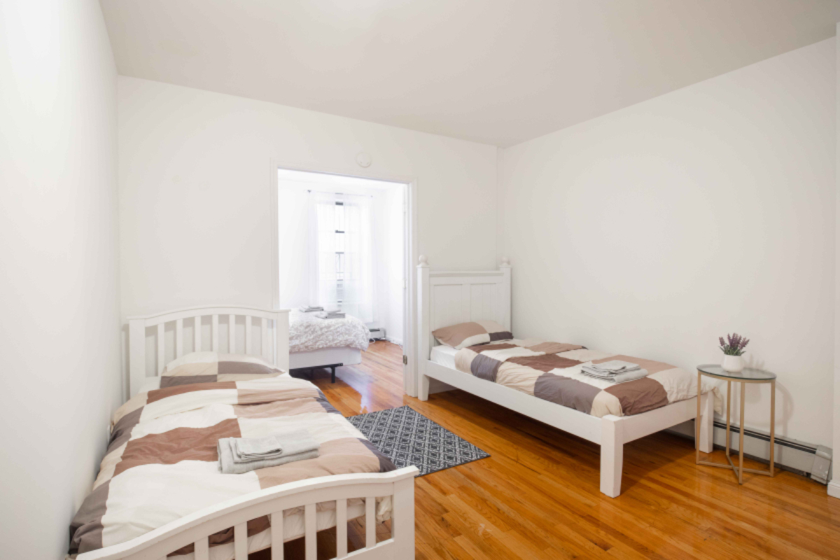 UES MANHATTAN - STUNNING 2 BR - Photo 5