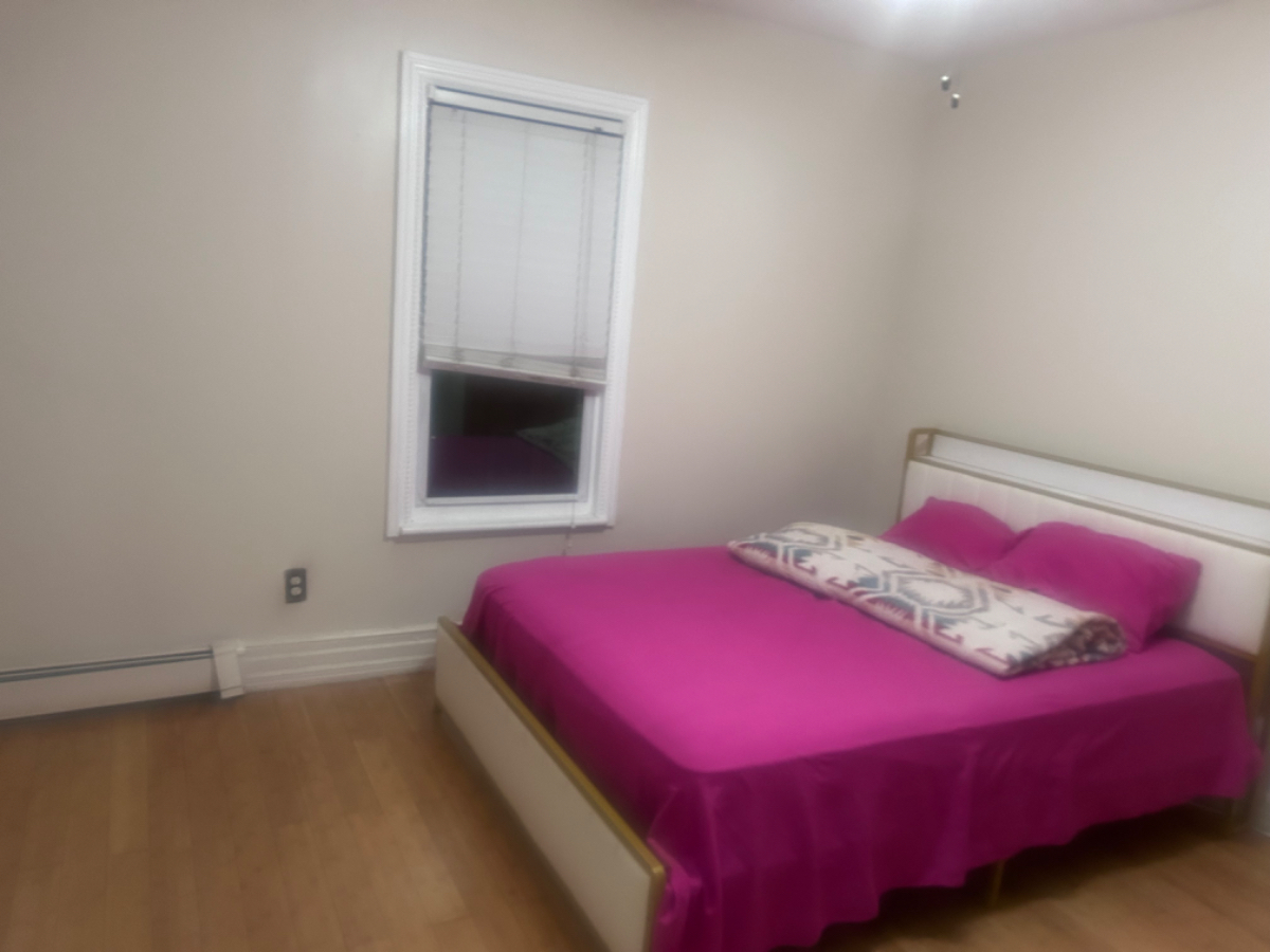 Master Bedroom for Rent - Photo 2
