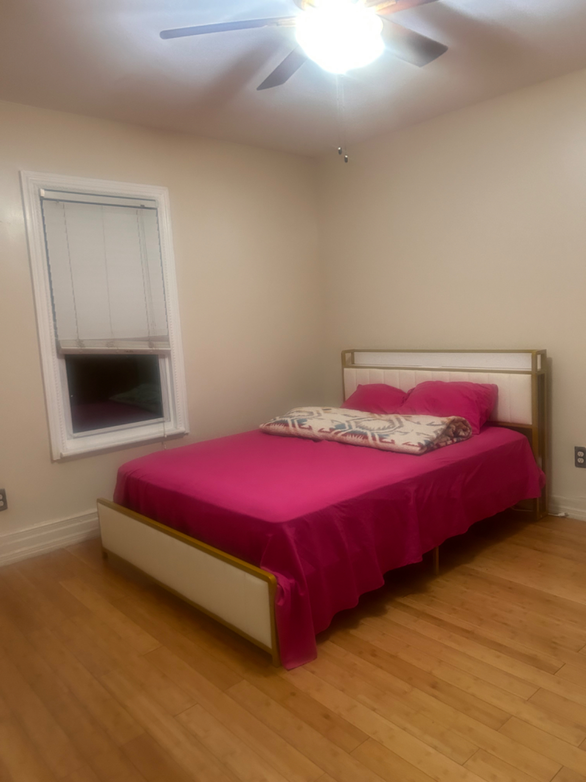 Master Bedroom for Rent - Photo 4