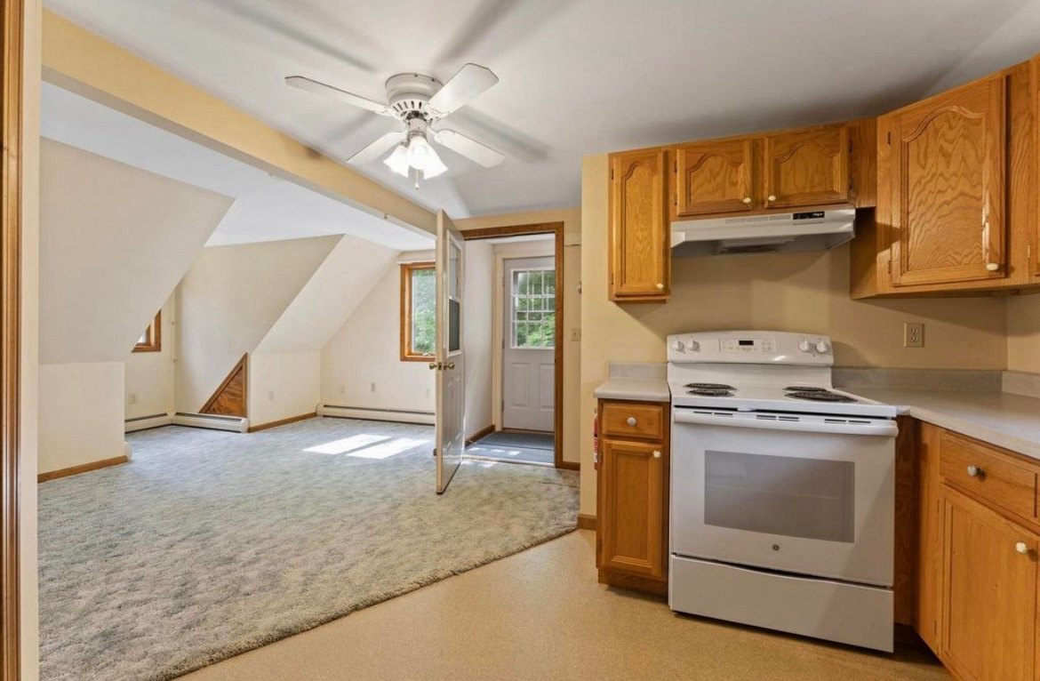 1BR/1BA Idyllic Apartment at the foot of the Green Mountains - Photo 5