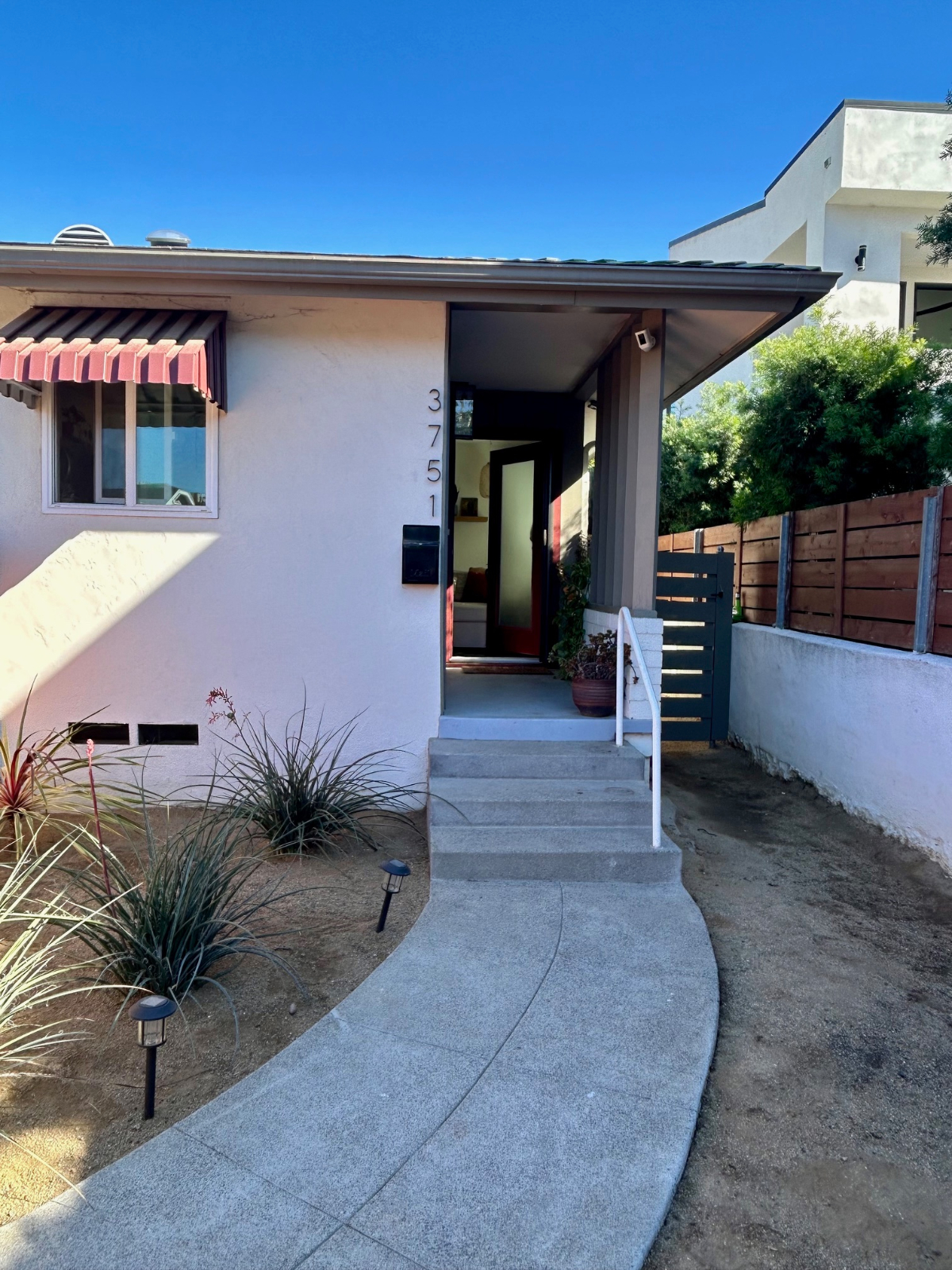 Modern Duplex in North Park 2/1 w/Private Front and Backyard and Offstreet Parking - Photo 1