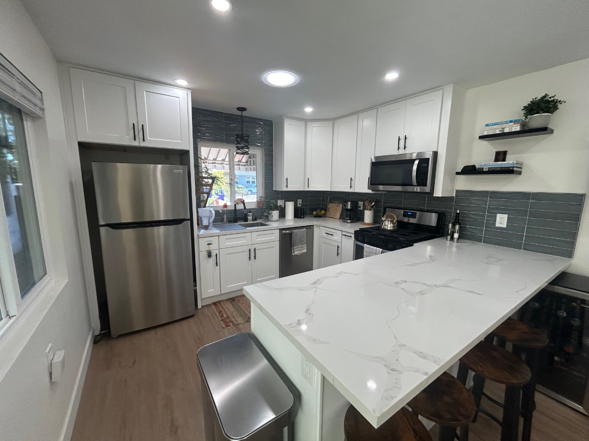 Modern Duplex in North Park 2/1 w/Private Front and Backyard and Offstreet Parking - Photo 3