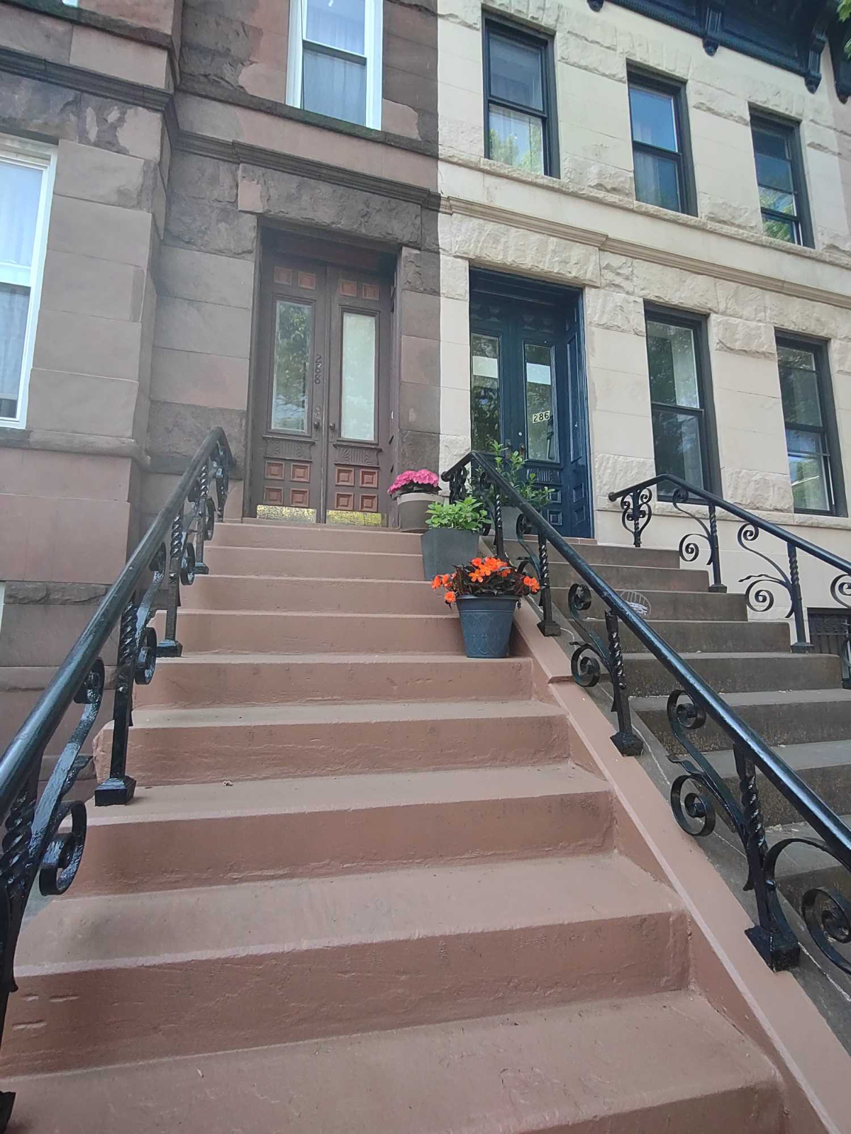Cozy Quiet Home near several hospitals in Brooklyn - Photo 1