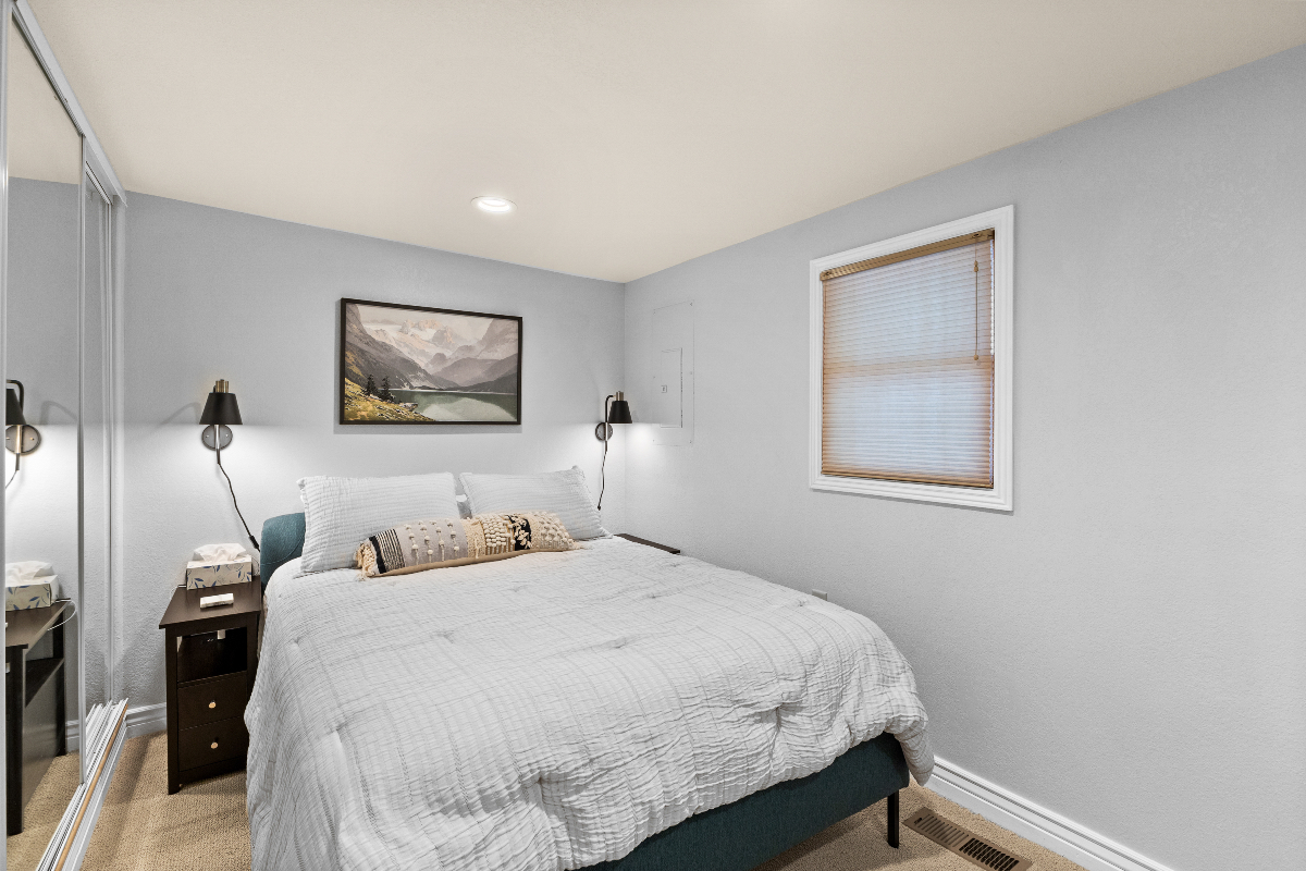 Modern Wyoming Bungalow - Photo 9