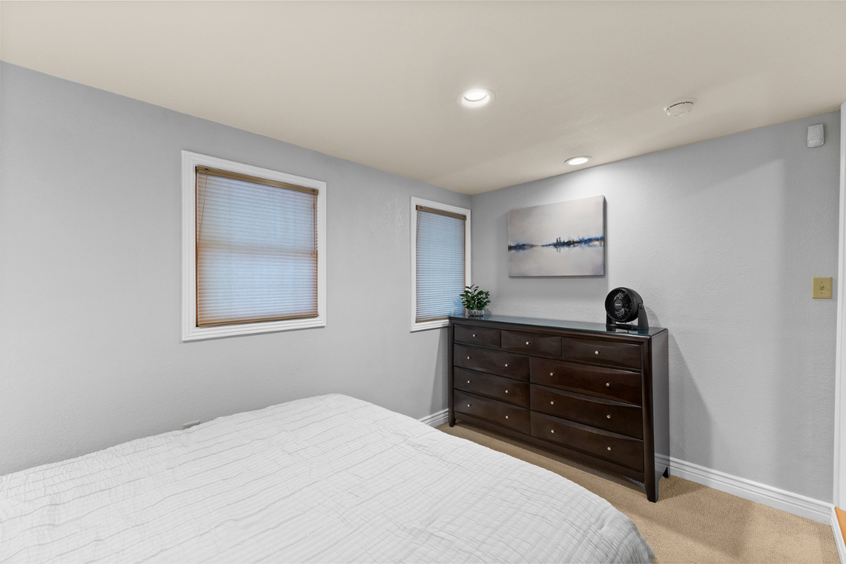 Modern Wyoming Bungalow - Photo 11