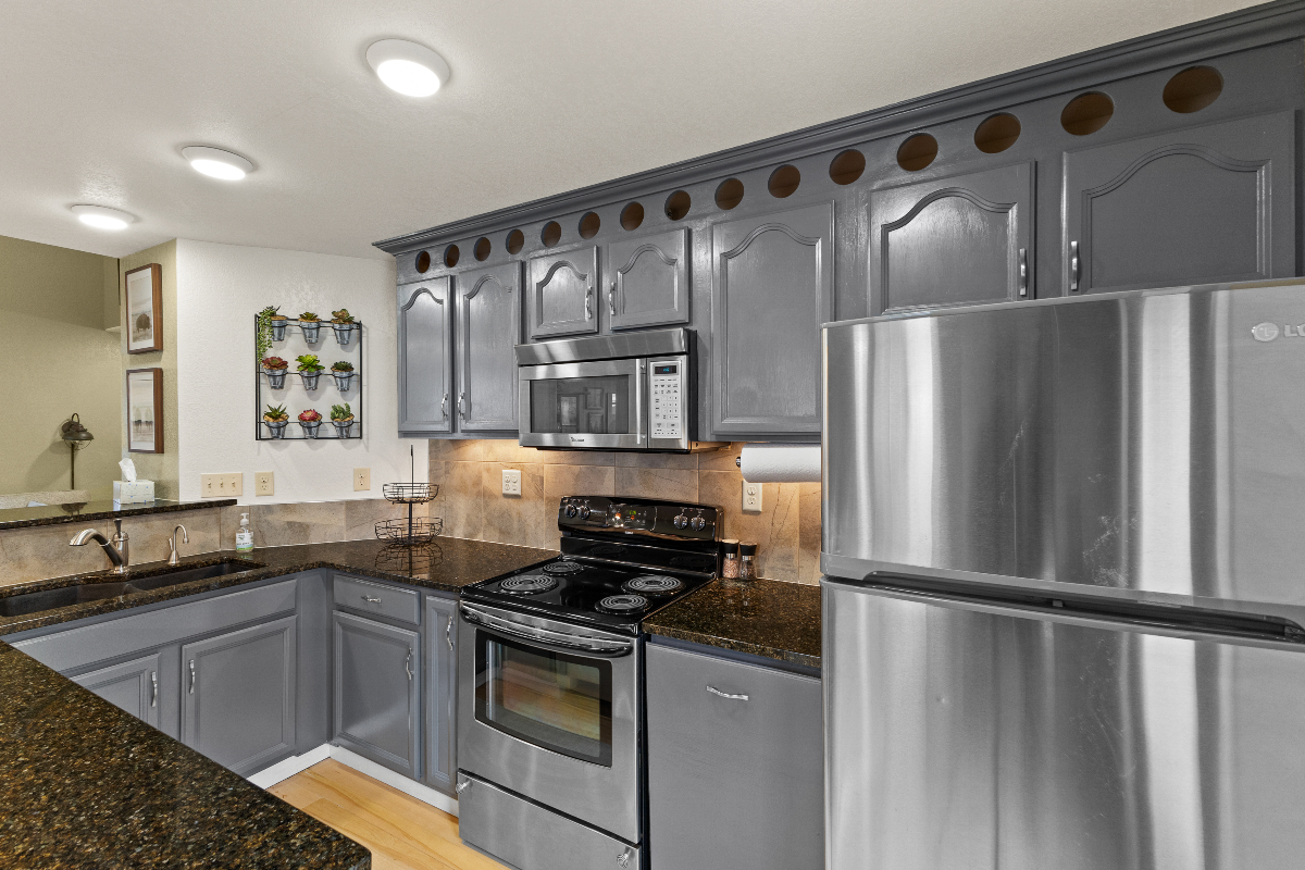 Modern Wyoming Bungalow - Photo 6