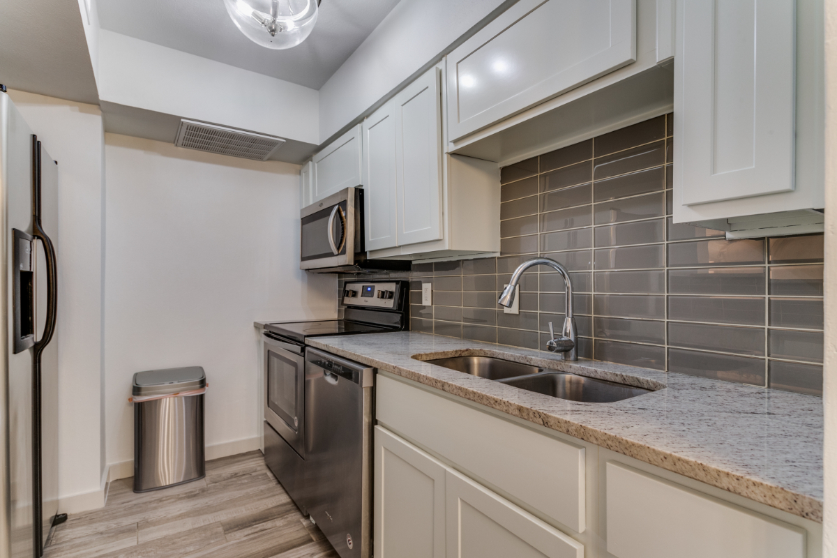 Dallas Chic Retreat Gated Community 1BR with Comfort - Photo 6