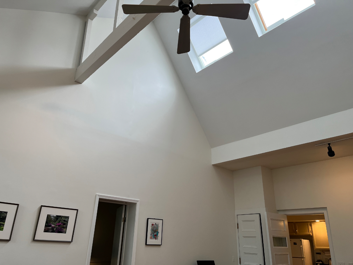 Lovely 2 bedroom apt in old school in quiet neighborhood near hospitals and park in the City of Roch - Photo 4