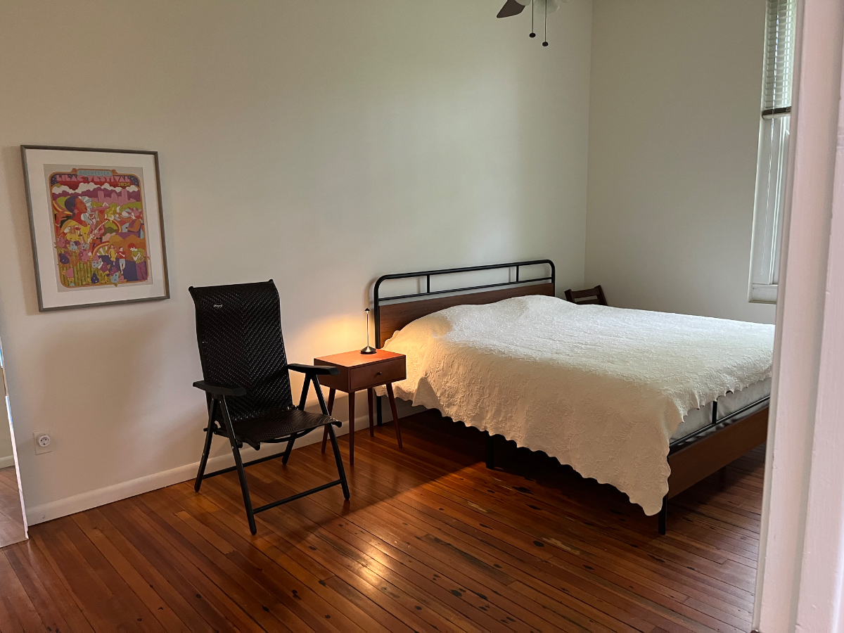 Lovely 2 bedroom apt in old school in quiet neighborhood near hospitals and park in the City of Roch - Photo 7