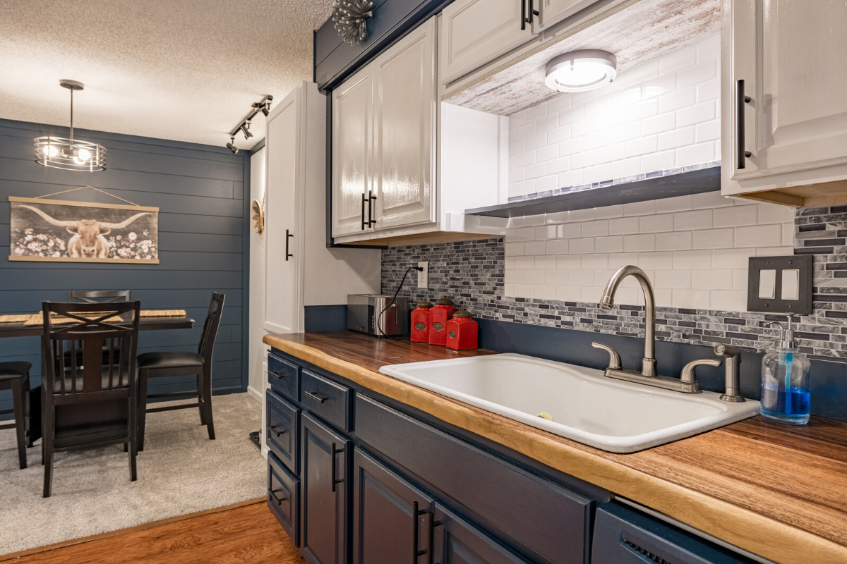 Updated Beautiful Large Condo - Photo 9
