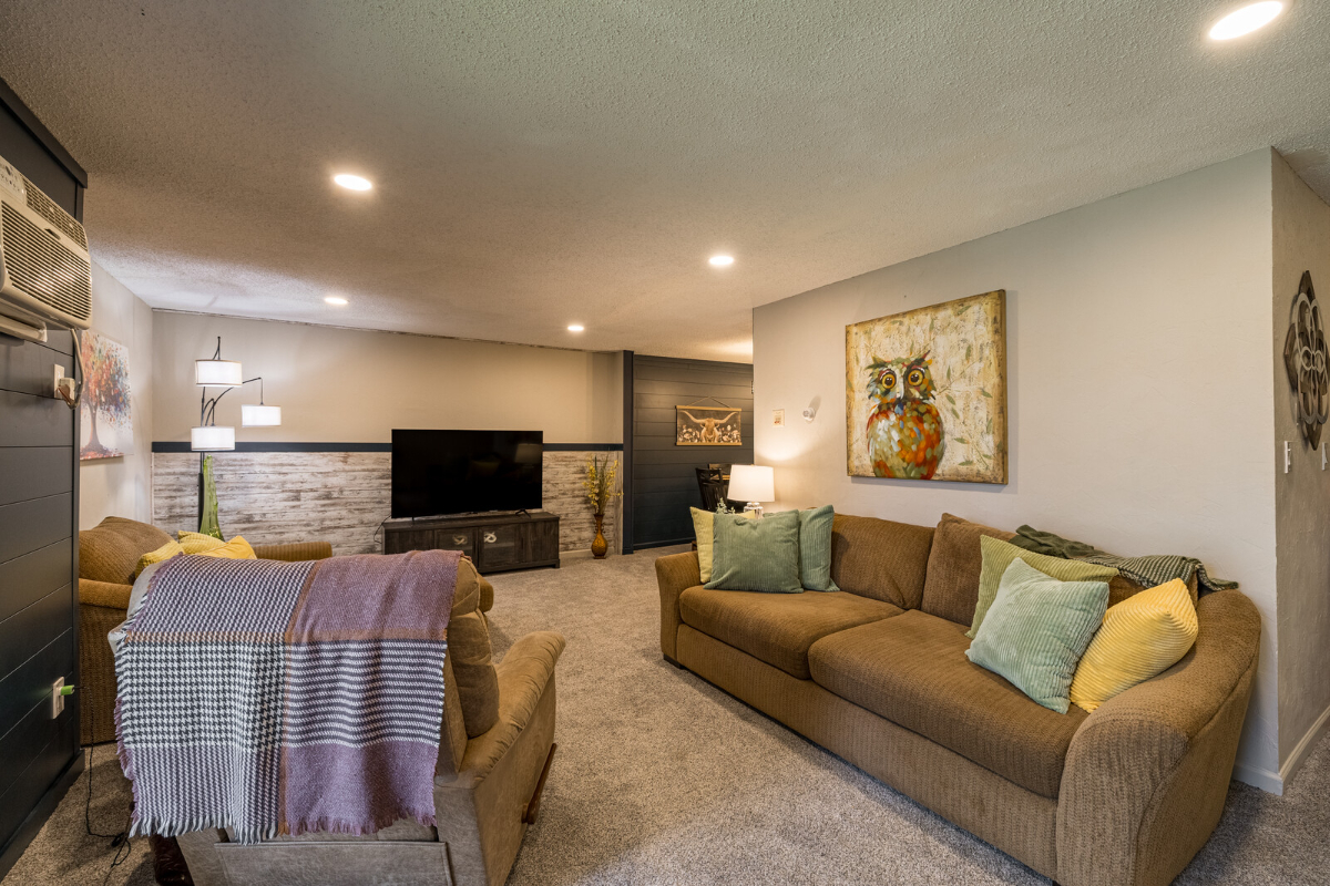 Updated Beautiful Large Condo - Photo 4