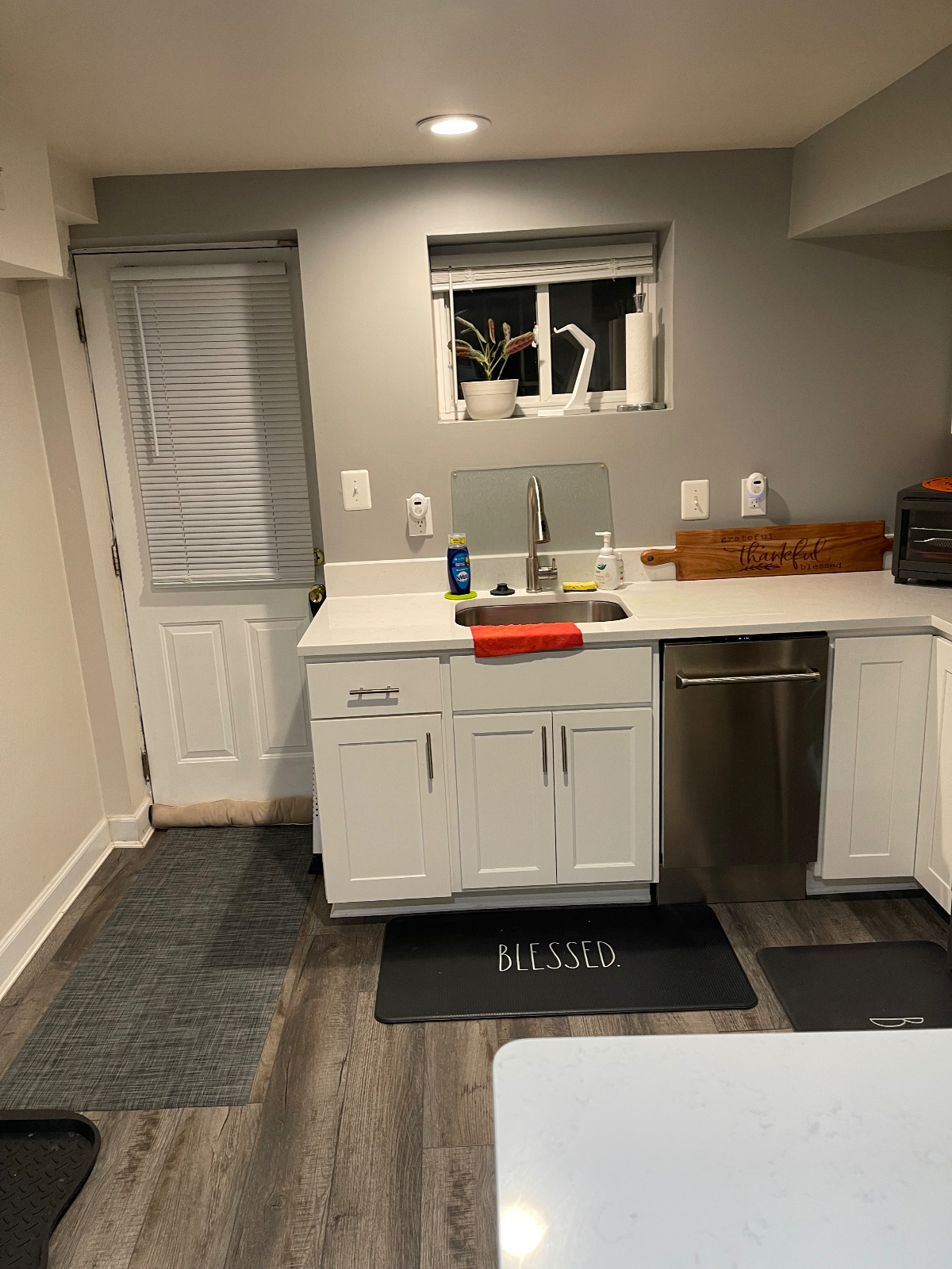 Cozy, comfortable, quiet and safe basement apartment, in NW DC 16th Street Heights. - Photo 6