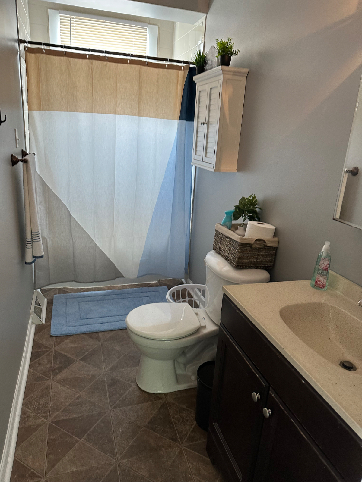 Modern & Peaceful 2 bedroom Rental - Photo 12