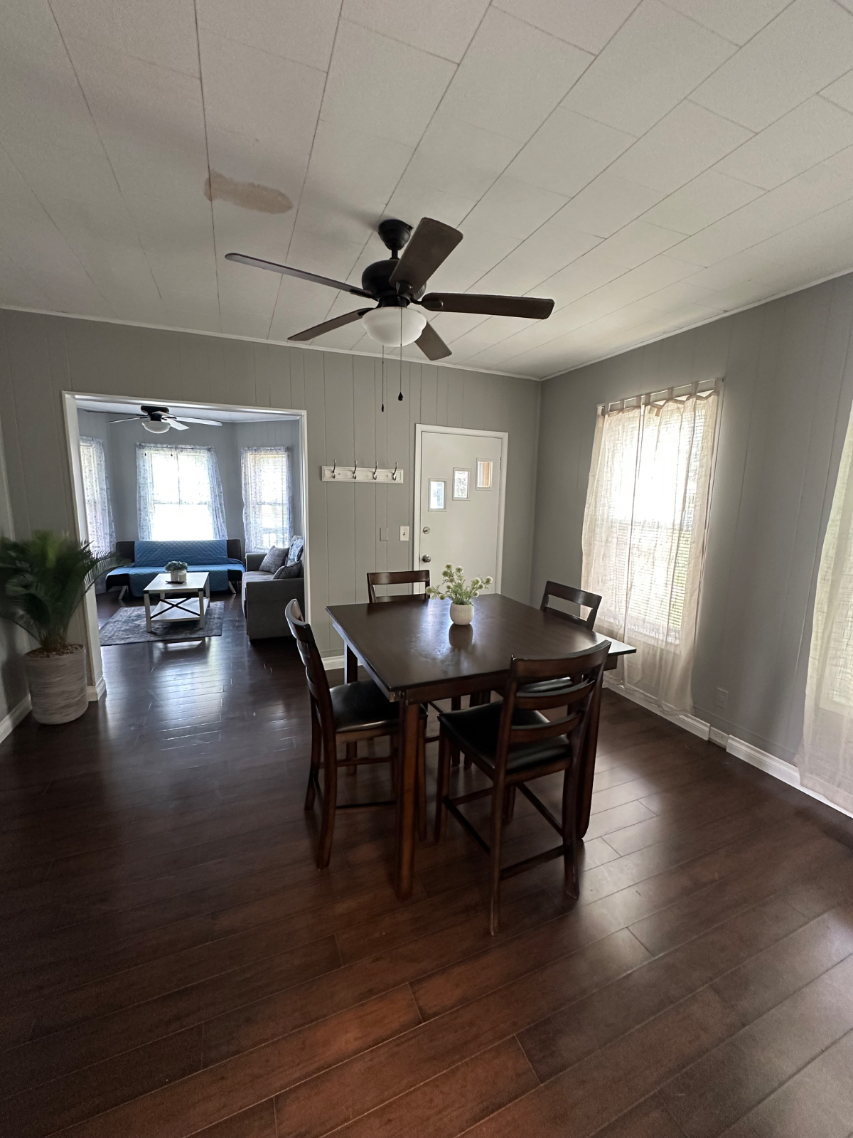 Modern & Peaceful 2 bedroom Rental - Photo 6