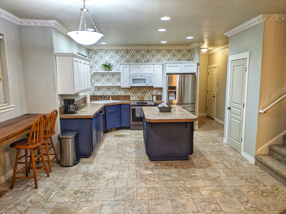 Spacious Redmond Home - Photo 2