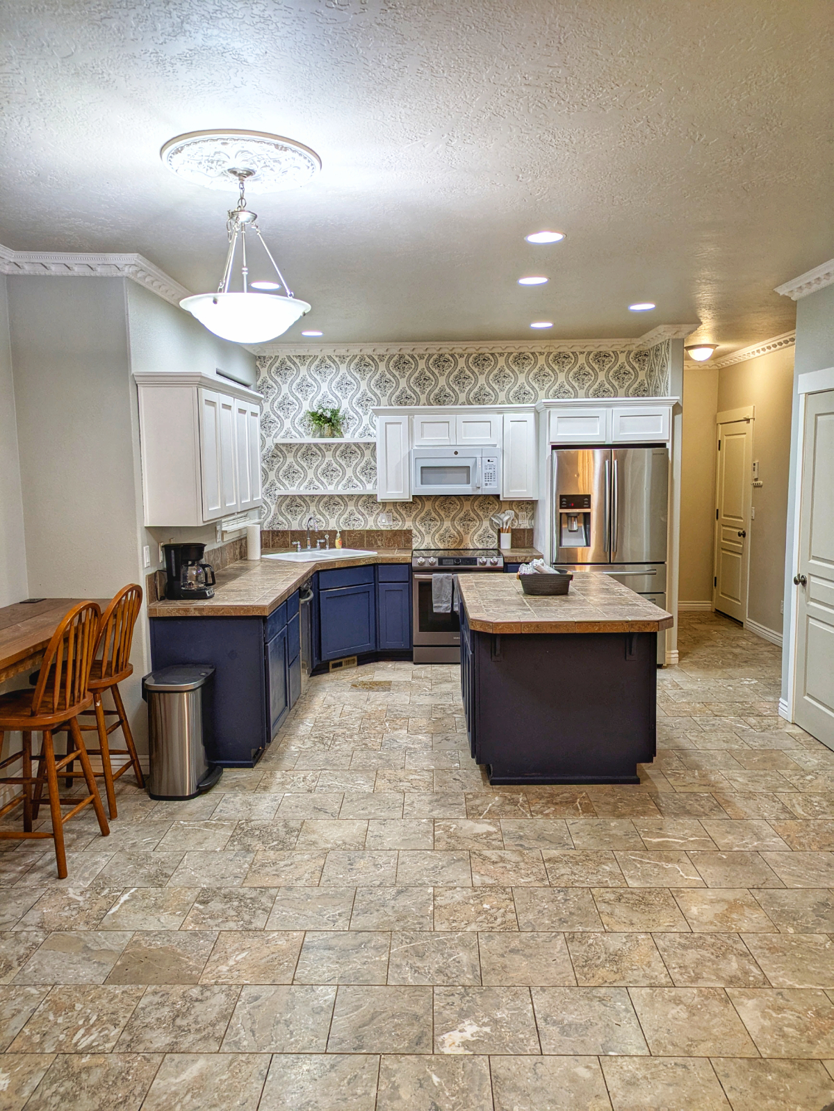 Spacious Redmond Home - Photo 3