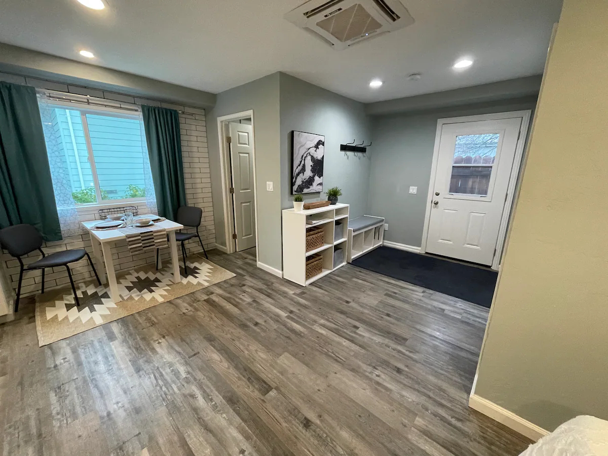 Guest house close to UC Davis Med Center - Photo 4